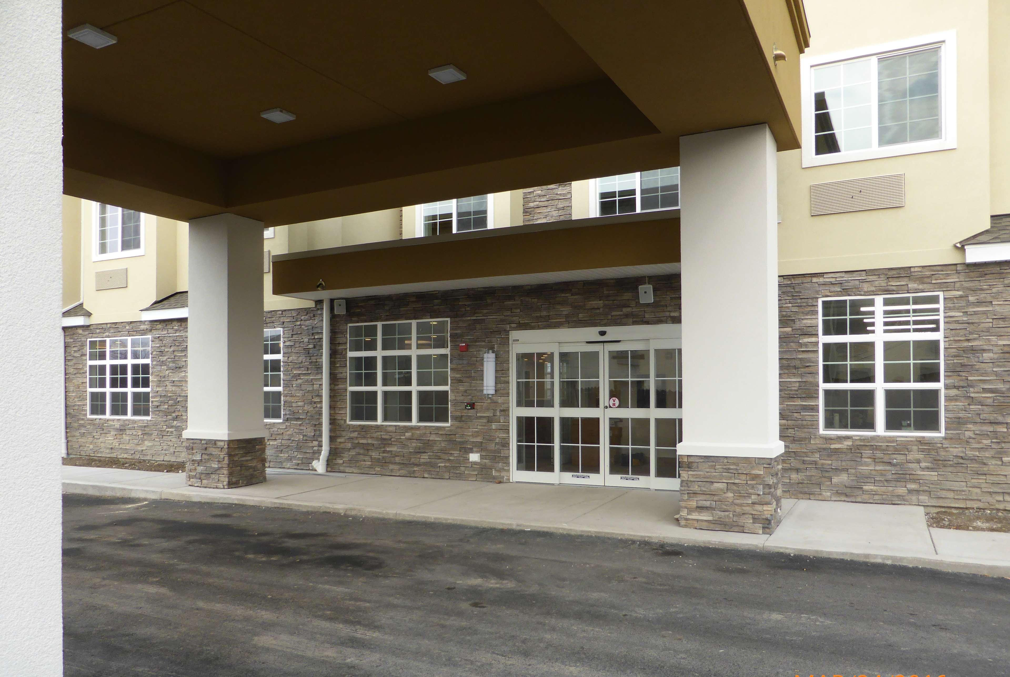 Microtel Inn & Suites By Wyndham Niagara Falls Exterior photo