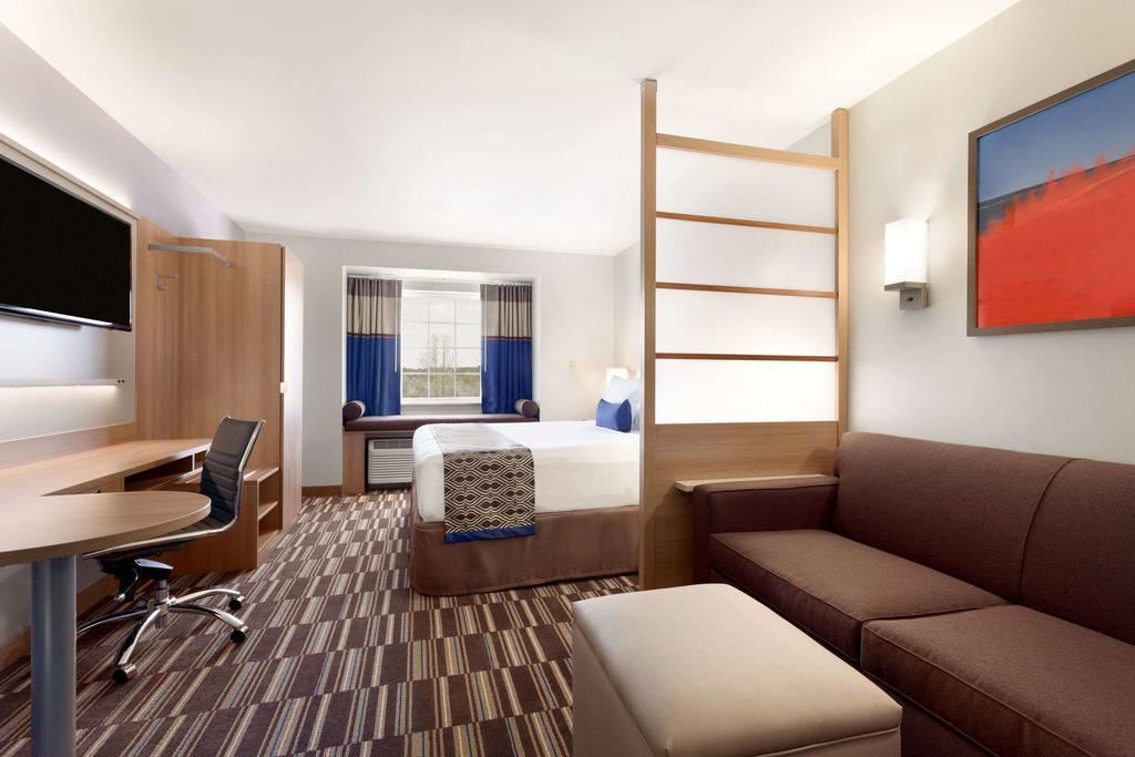 Microtel Inn & Suites By Wyndham Niagara Falls Exterior photo