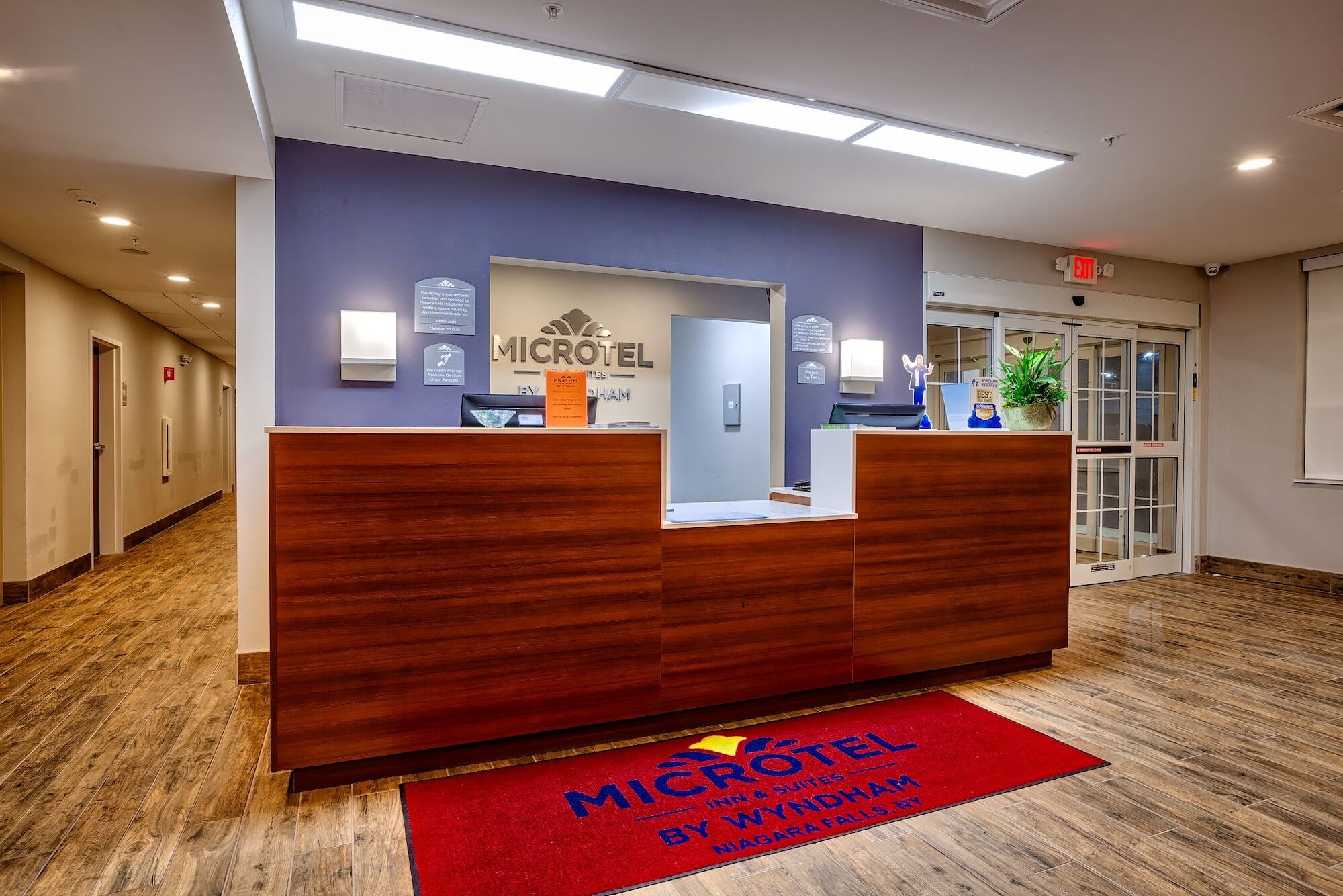 Microtel Inn & Suites By Wyndham Niagara Falls Exterior photo