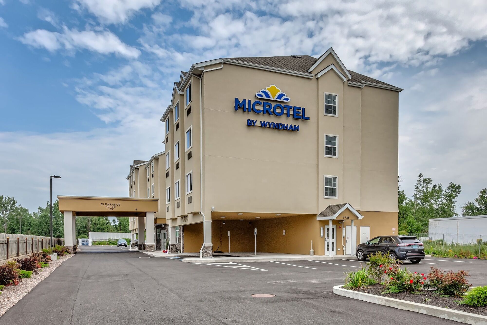 Microtel Inn & Suites By Wyndham Niagara Falls Exterior photo